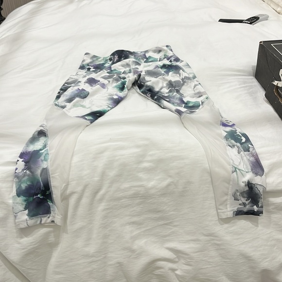 Athleta leggings - Picture 2 of 7